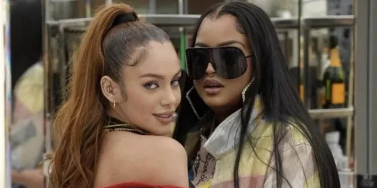 Le Vieux dictateur et la Rappeuse Lesbienne / The Old dictator and the Lesbian Rapper